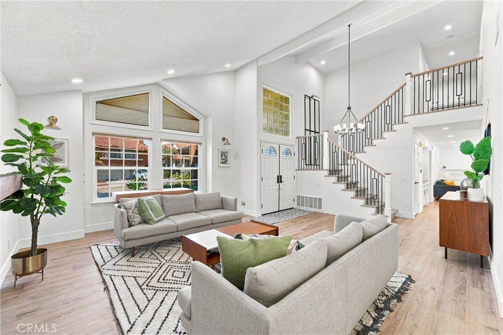 28482 Shrike, Laguna Niguel