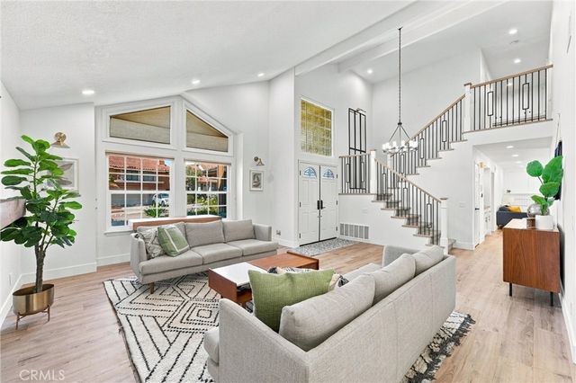 28482 Shrike, Laguna Niguel