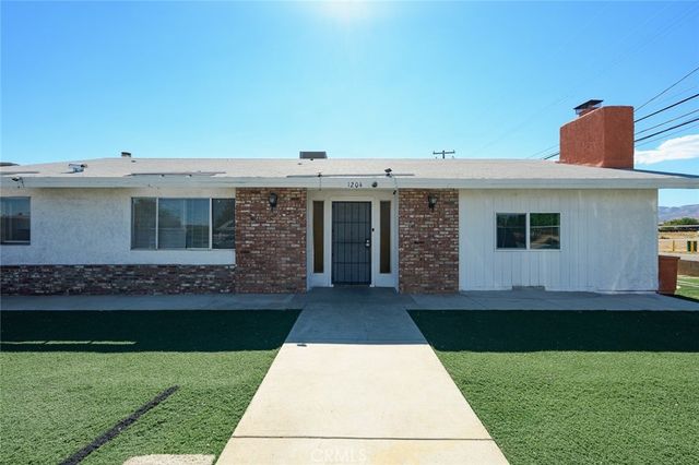 1204 E Avenue Q4, Palmdale