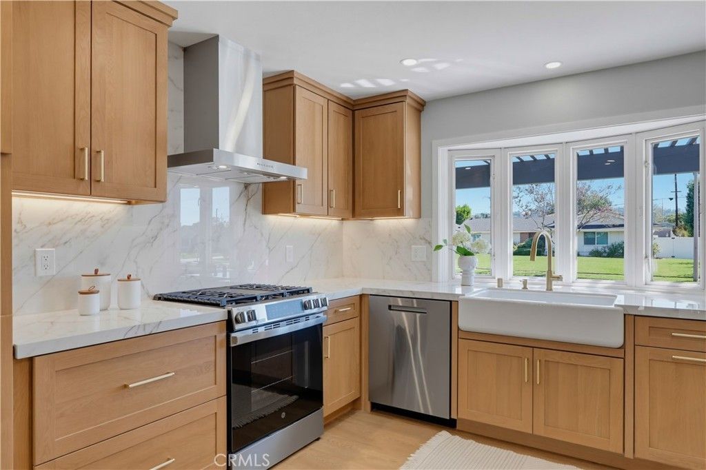 13851 Gimbert, North Tustin