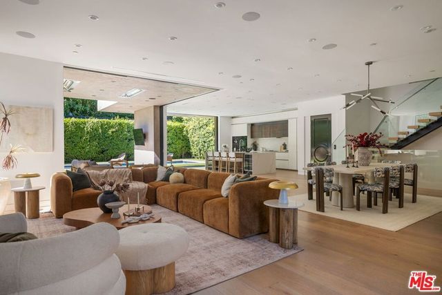 1845 Coldwater Canyon Drive, Beverly Hills