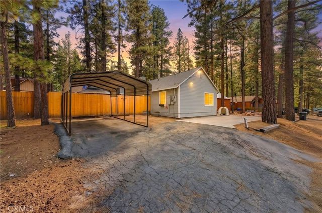 518 W Aeroplane, Big Bear City