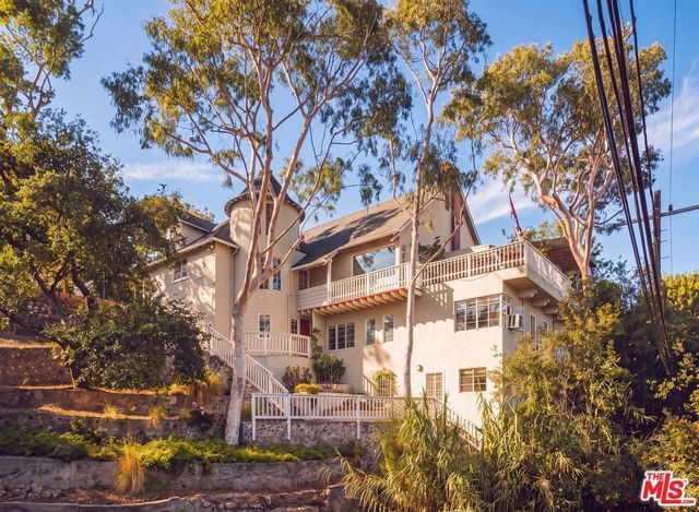 2882 Belden Drive, Los Angeles
