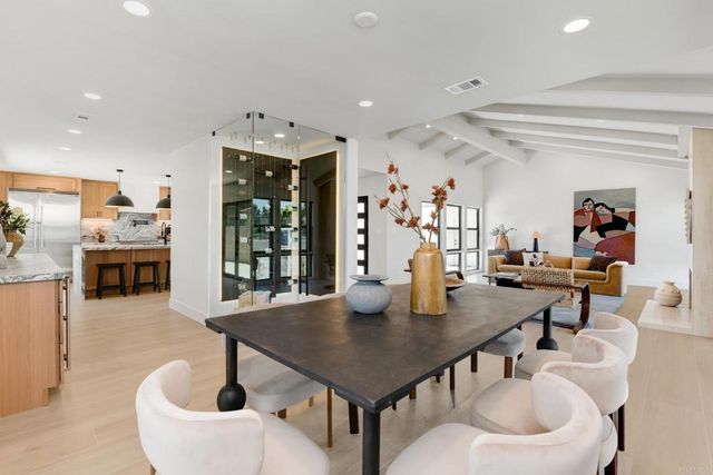 8838 La Jolla Scenic Drive, La Jolla