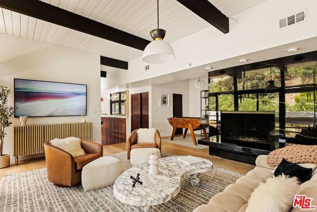 3905 Pacheco Drive, Sherman Oaks