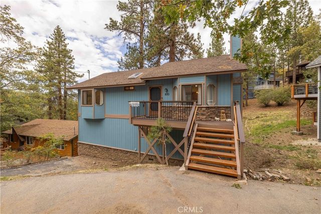820 Villa Grove, Big Bear City