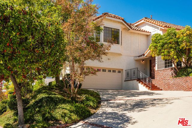 2440 Flintridge Drive, Glendale