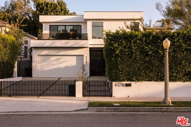 4329 Agnes Avenue, Studio City