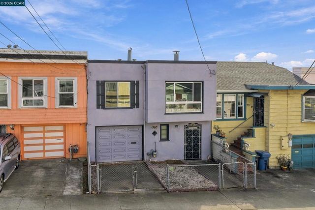219 Hillcrest Dr, Daly City