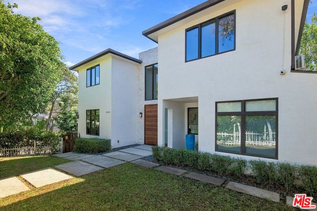 10844 Rochester Avenue, Los Angeles