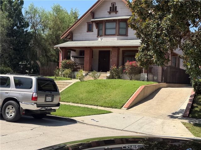 1253 S Victoria, Los Angeles