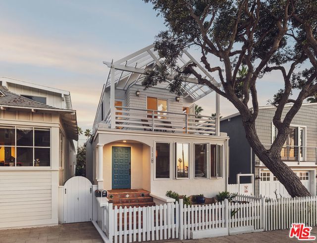 118 Fraser Avenue, Santa Monica