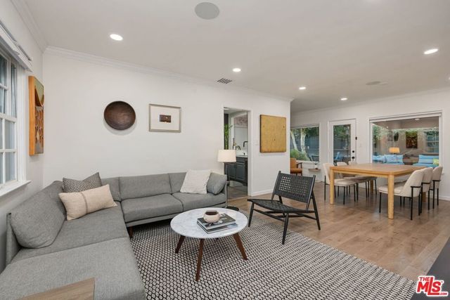 7244 Chicopee Avenue, Lake Balboa