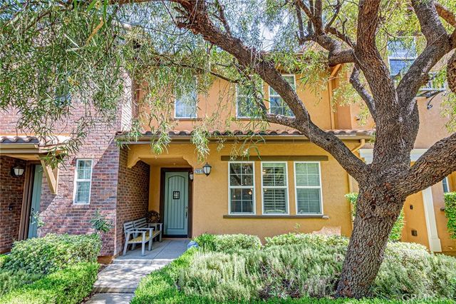 28519 Herrera Street, Valencia