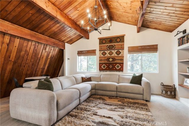 1144 Scenic, Rimforest