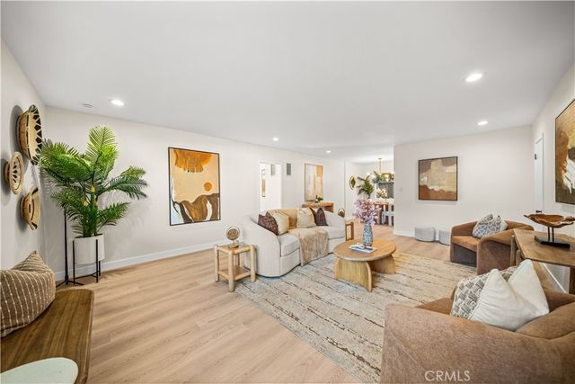 127 N Eucalyptus Avenue # 4, Inglewood