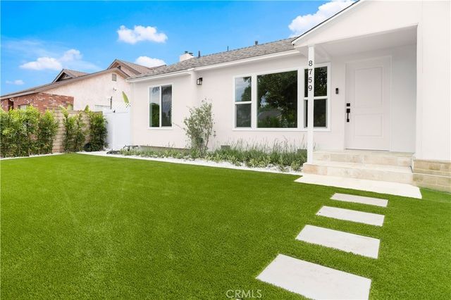 8759 Snowden Ave., Arleta