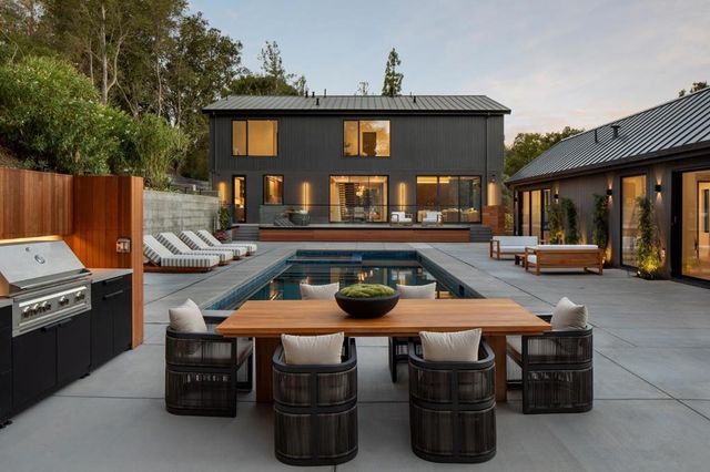 235 Harcross Road, Woodside