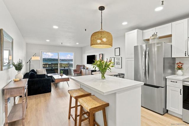 4015 Crown Point Dr # 104, San Diego