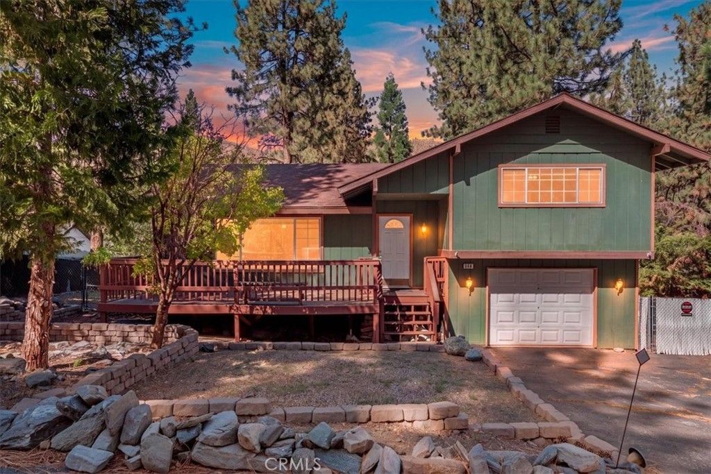 570 Lark, Wrightwood