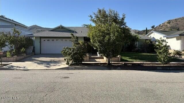 5302 Aurelia Street, Simi Valley