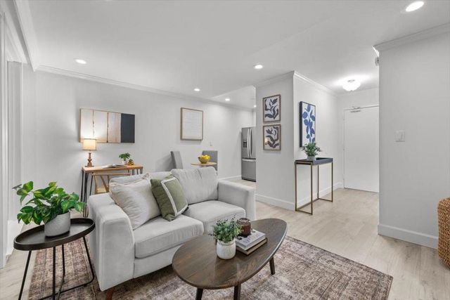 1614 Hudson # 311, Redwood City