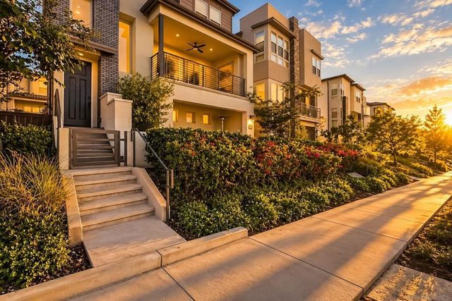 16218 Camden Cir, San Diego