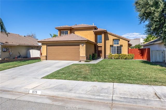 975 Peacock Dr, San Jacinto