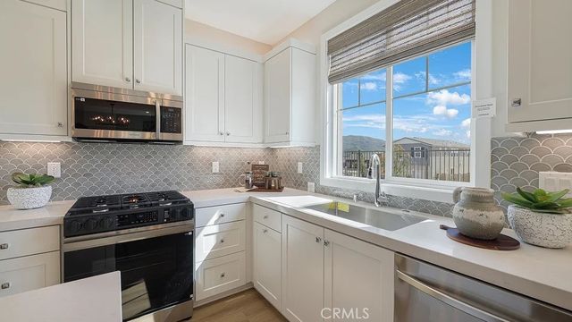 2155 Aneto Way, Santa Paula