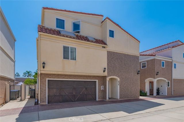 636 E 220th, Carson