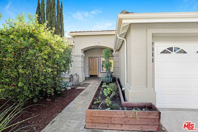7844 Canby Avenue, Reseda