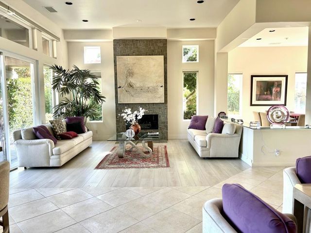 384 Tomahawk Drive, Palm Desert