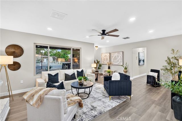 26201 Camas, Hemet