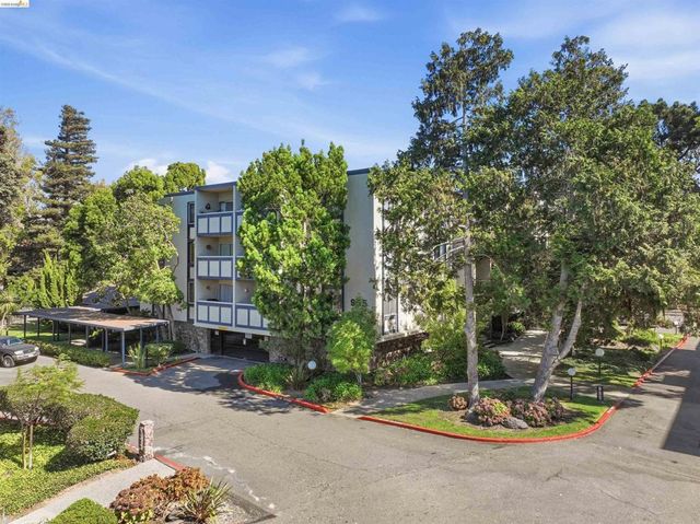 955 Shorepoint # 209, Alameda