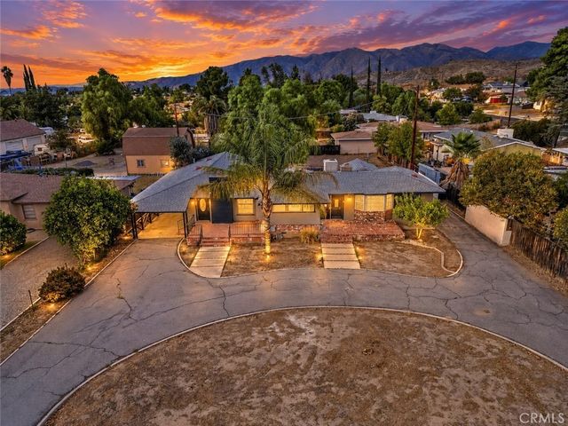 2050 E Oakland Avenue, Hemet