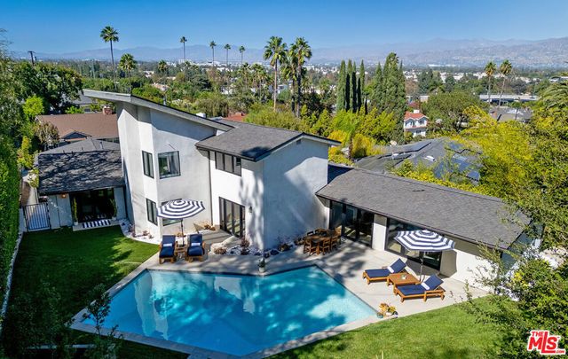 3658 Willowcrest Avenue, Studio City