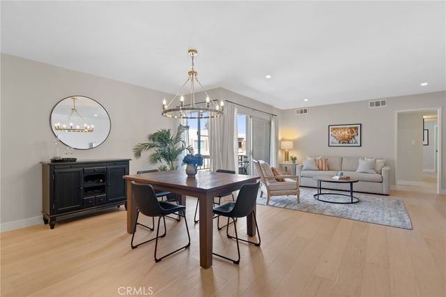 10707 Camarillo Street # 314, Toluca Lake
