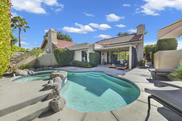 21 Ensenada Lane, Palm Desert