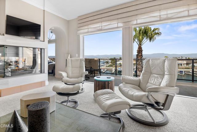 1758 Emerald Isle Way, Oxnard