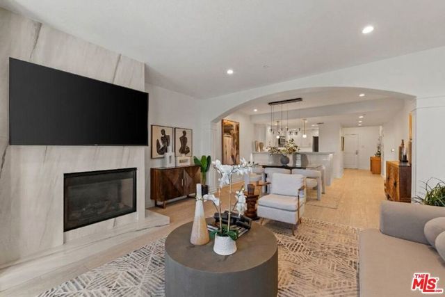 4711 Ambrose Avenue # 204, Los Angeles