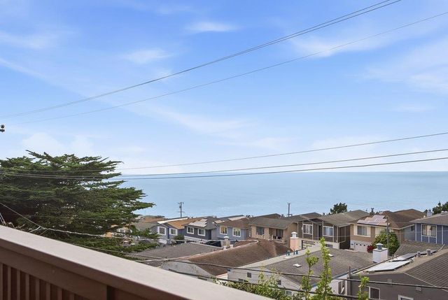 1042 Skyline Drive, Daly City