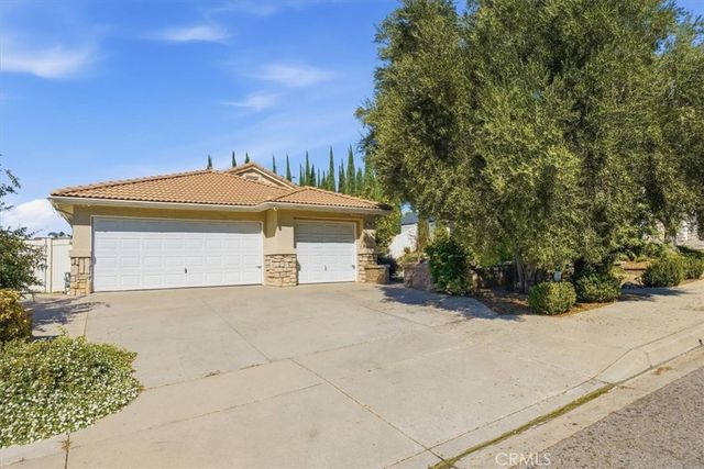 7430 Smokewood Road, Highland