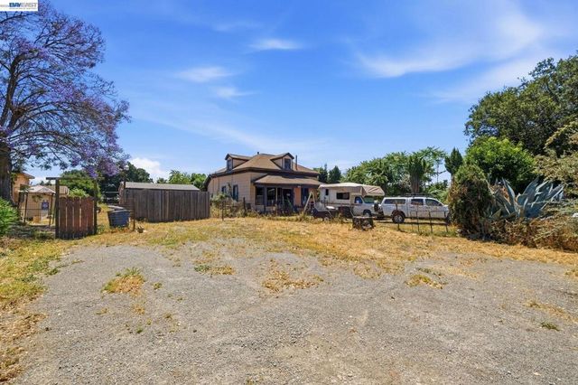 559 Old Canyon Rd, Fremont