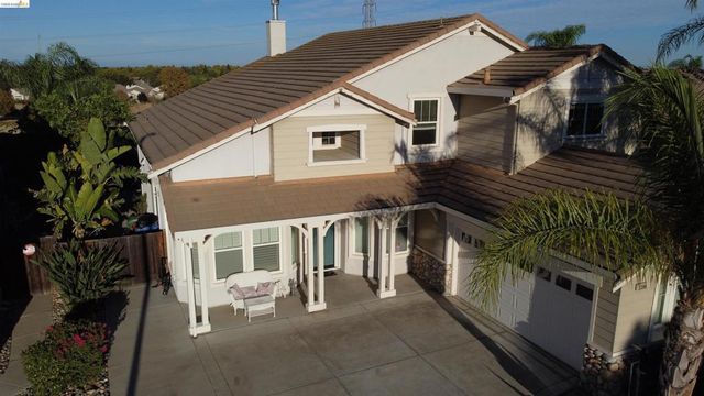 2396 Berkshire Ln, Brentwood