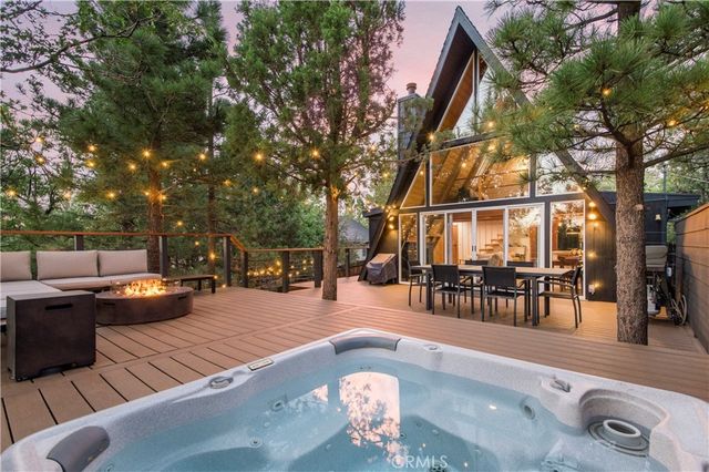 587 Villa Grove Avenue, Big Bear City