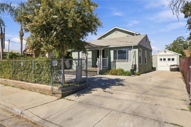 110 E Belle Avenue, Bakersfield