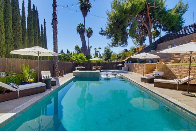 9735 Vomac, Santee
