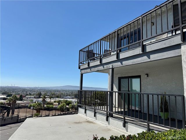 2599 Walnut # 128, Signal Hill