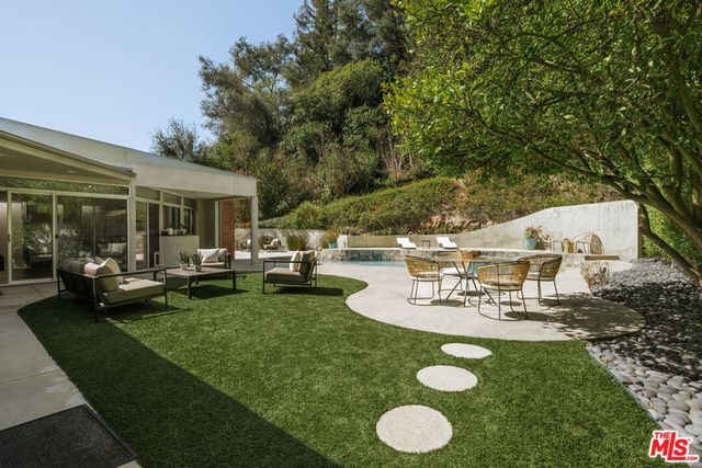15539 Hamner Drive, Los Angeles
