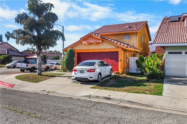 571 W Cypress Circle W, Compton
